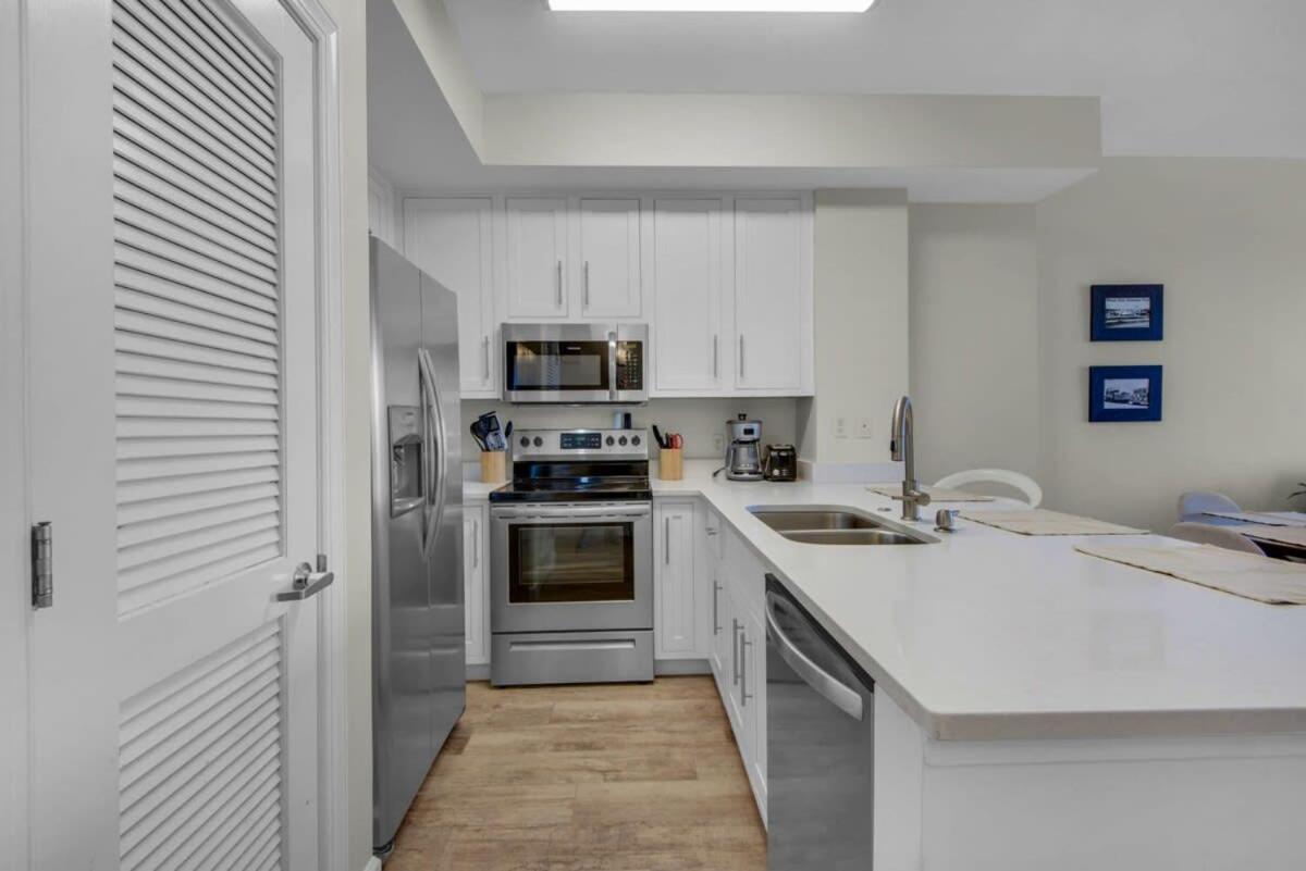 Brightly Furnished Beachfront Condominium By Brightwild Panama City Beach Exterior foto